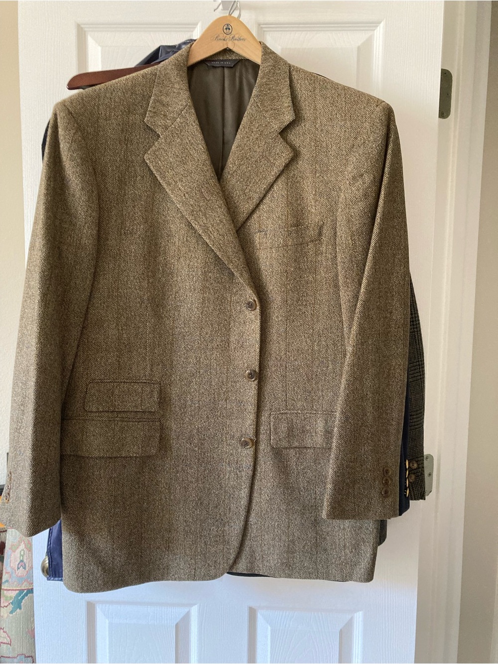 Brooks Brothers Tweed Sport Coat.  Hand tailored.  Fully lined.